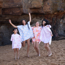 Load image into Gallery viewer, Lesimo Sand Free Kids Hooded Towel - Daisy