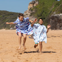 Load image into Gallery viewer, Lesimo Sand Free Kids Hooded Towel - Surf Fun
