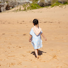 Load image into Gallery viewer, Lesimo Sand Free Kids Hooded Towel - Daisy
