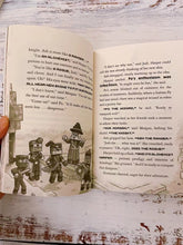 Load image into Gallery viewer, Minecraft Woodsword Chronicles 6 Book Slipcase Paperback
